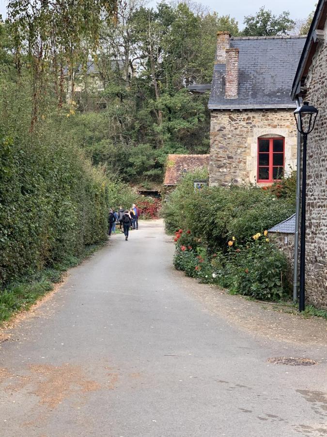 Cote Jardin Bed & Breakfast Sainte-Suzanne  Bagian luar foto
