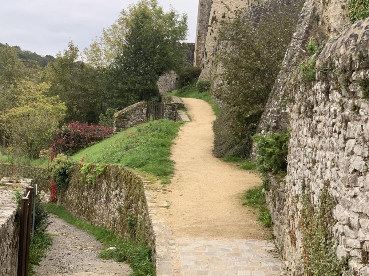 Cote Jardin Bed & Breakfast Sainte-Suzanne  Bagian luar foto