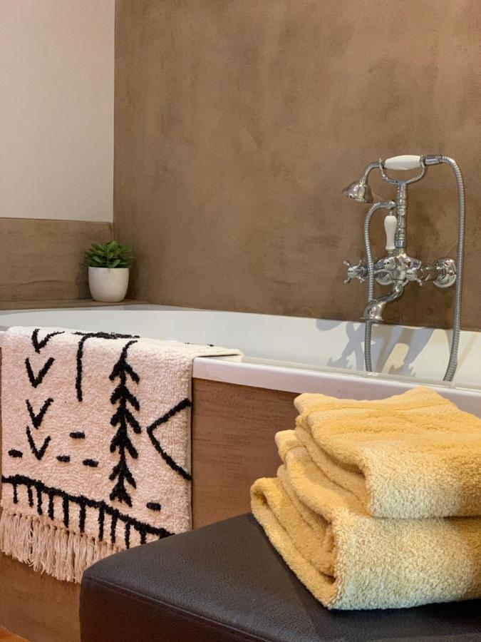 Cote Jardin Bed & Breakfast Sainte-Suzanne  Bagian luar foto