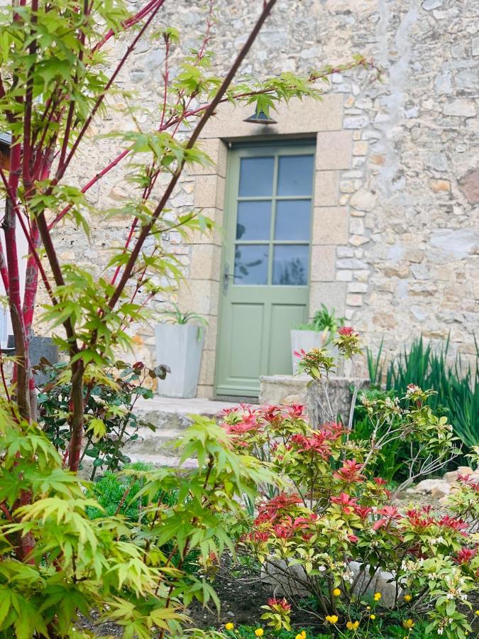Cote Jardin Bed & Breakfast Sainte-Suzanne  Bagian luar foto