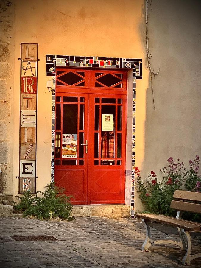 Cote Jardin Bed & Breakfast Sainte-Suzanne  Bagian luar foto