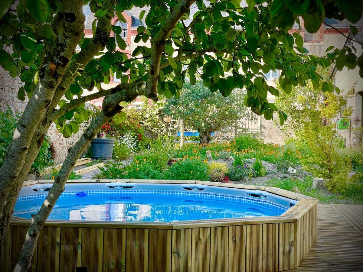 Cote Jardin Bed & Breakfast Sainte-Suzanne  Bagian luar foto