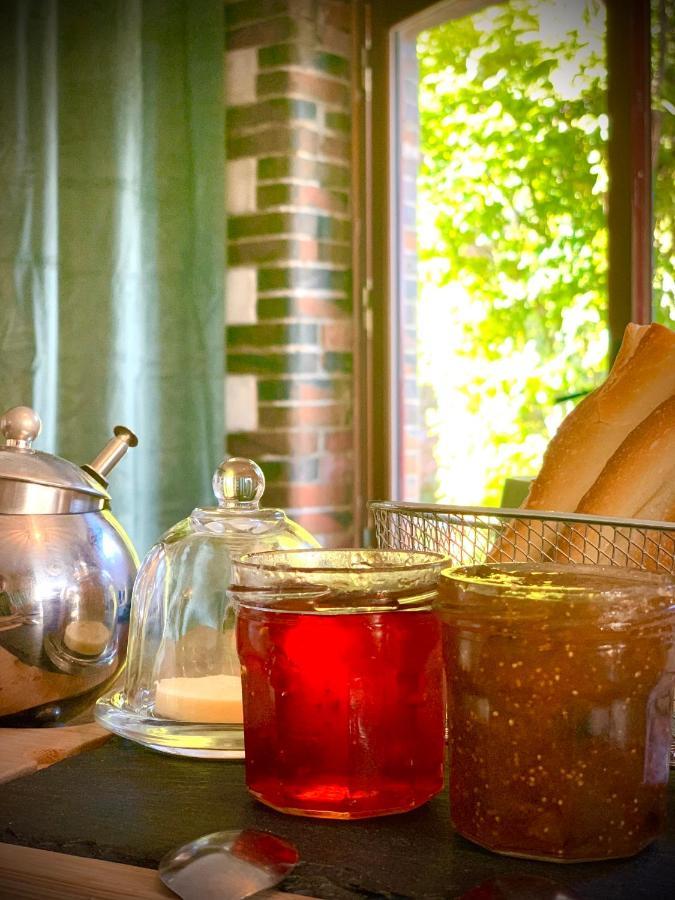 Cote Jardin Bed & Breakfast Sainte-Suzanne  Bagian luar foto